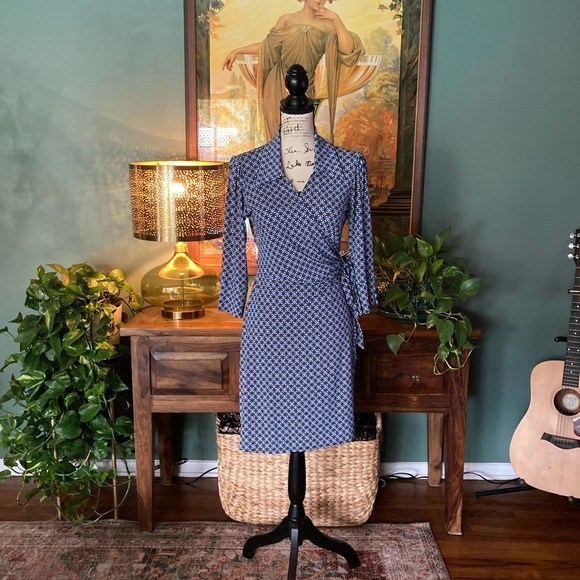 Laundry - Wrap Dress - Picture 3 of 5